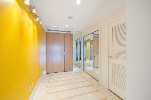 1002-499 Broughton Street, Vancouver, BC 