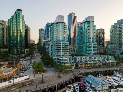 1002-499 Broughton Street, Vancouver, BC 