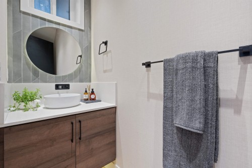 919 10Th Avenue E, Vancouver, BC 