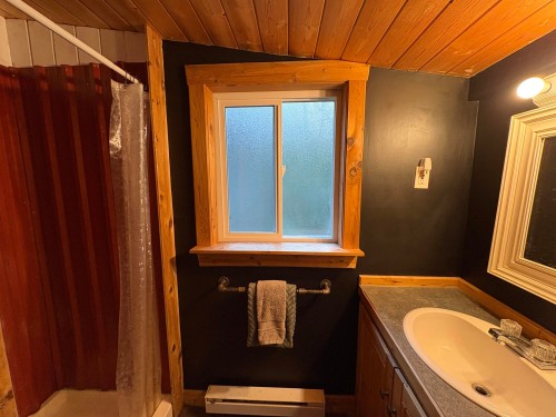 815 The Grove Road, Gambier Island, BC 