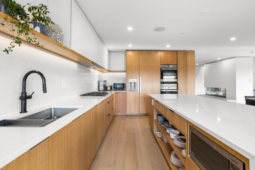 7353 Yew Street, Vancouver, BC 