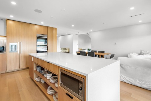 7353 Yew Street, Vancouver, BC 