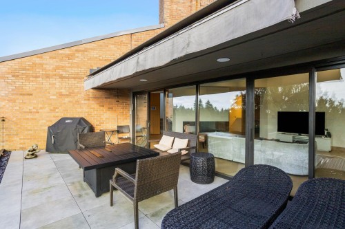 7353 Yew Street, Vancouver, BC 