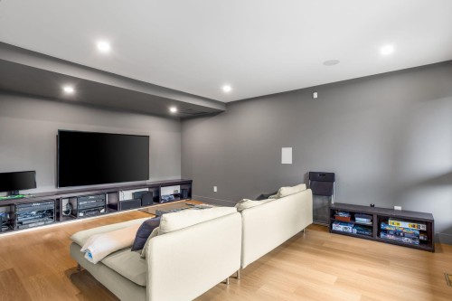 7353 Yew Street, Vancouver, BC 