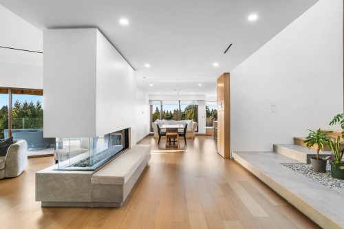 7353 Yew Street, Vancouver, BC 