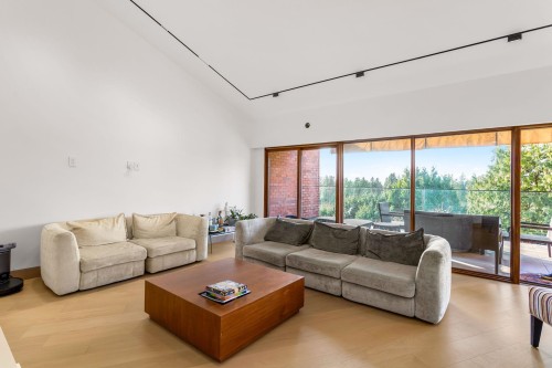 7353 Yew Street, Vancouver, BC 