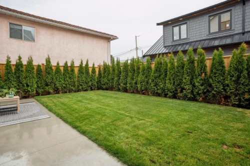 2-1915 3Rd Avenue E, Vancouver, BC 