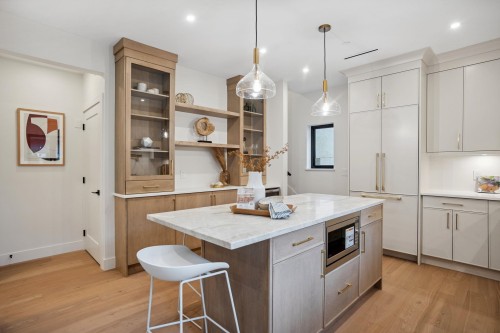 2-1915 3Rd Avenue E, Vancouver, BC 