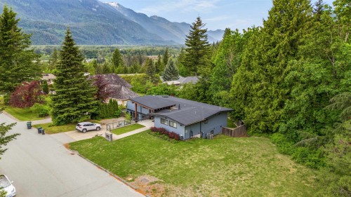 2361 Friedel Crescent, Squamish, BC 