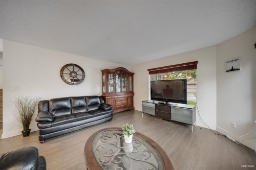 6220 Lynas Lane  Richmond, BC V7C 5E4