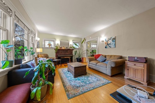 660 13Th Avenue W, Vancouver, BC 