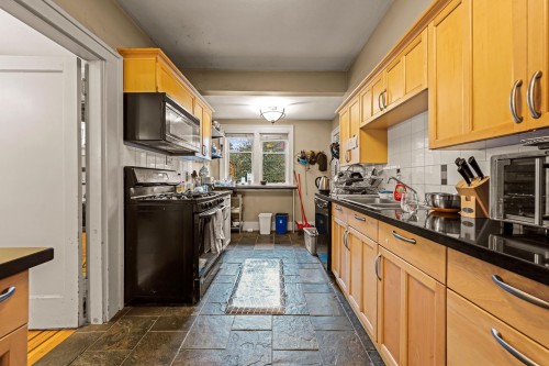 660 13Th Avenue W, Vancouver, BC 