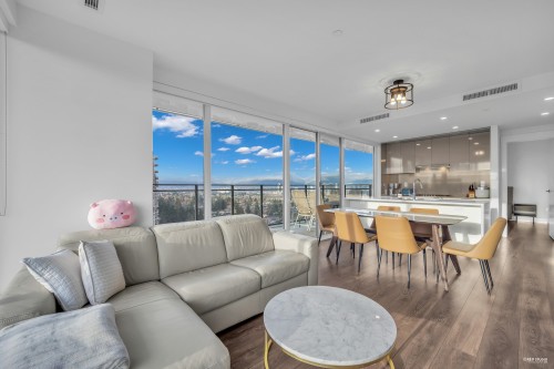 1205-4711 Hazel Street  Burnaby, BC V5H 0J9