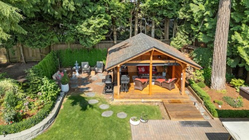 2540 Boswell Avenue  North Vancouver, BC V7H 1L7