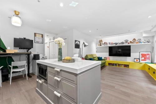 7605 Yukon Street, Vancouver, BC 