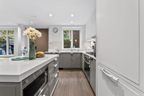 7605 Yukon Street, Vancouver, BC 