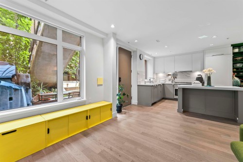 7605 Yukon Street, Vancouver, BC 