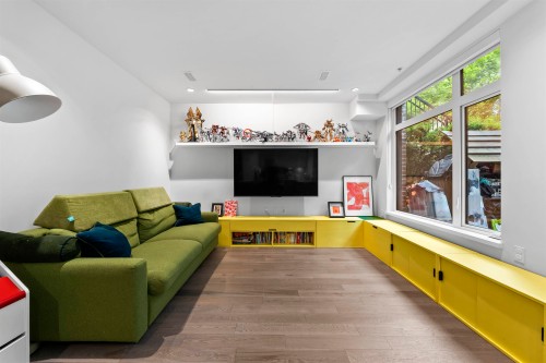 7605 Yukon Street, Vancouver, BC 