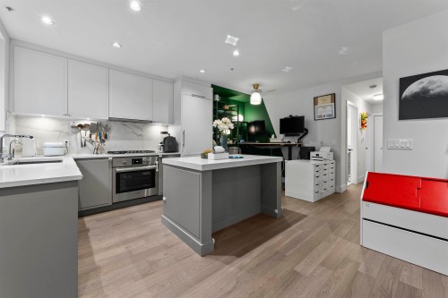 7605 Yukon Street, Vancouver, BC 