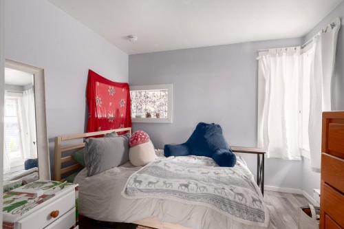 2483 6Th Avenue W, Vancouver, BC 