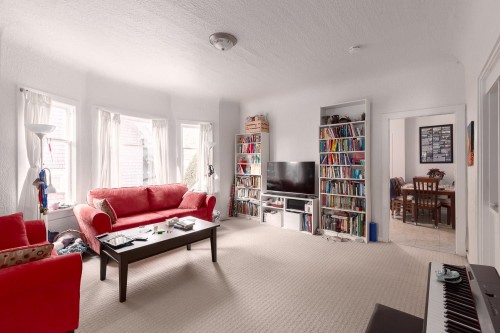 2483 6Th Avenue W, Vancouver, BC 