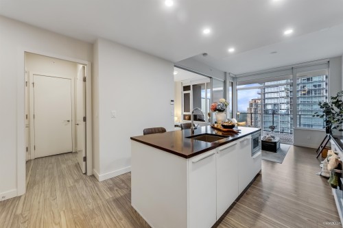 2207-6383 Mckay Avenue, Burnaby, BC 