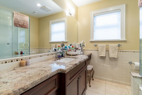 5570 Baillie Street, Vancouver, BC 