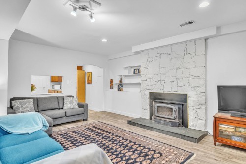 3296 Institute Road, North Vancouver, BC 