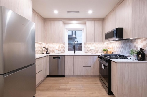 2665 Pender Street E, Vancouver, BC 