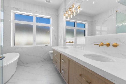 2246 20Th Avenue W, Vancouver, BC 