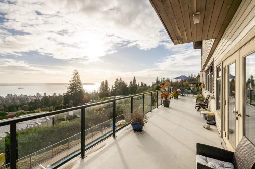 2346 Westhill Drive, West Vancouver, BC 