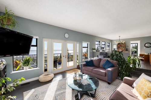 2346 Westhill Drive, West Vancouver, BC 