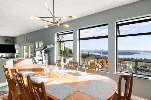 2346 Westhill Drive, West Vancouver, BC 