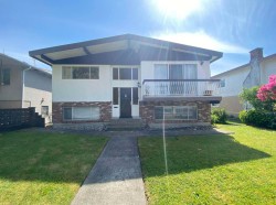 2704 Ward Street  Vancouver, BC V5R 4S6