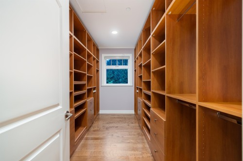 920 3Rd Street, West Vancouver, BC 