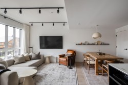 3914 Dumfries Street  Vancouver, BC V5N 0J1