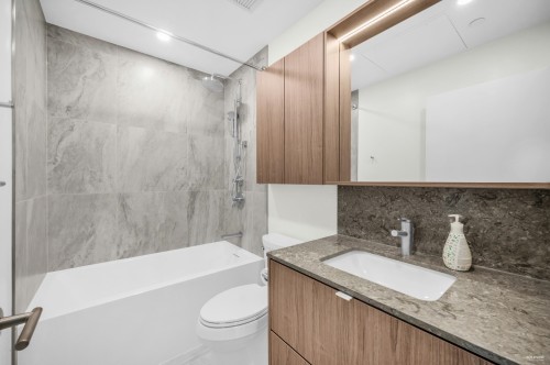 1608-626 Claremont Street, Coquitlam, BC 