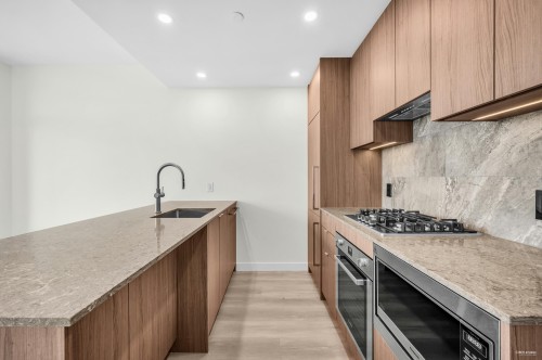 1608-626 Claremont Street, Coquitlam, BC 