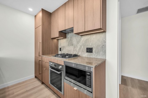 1608-626 Claremont Street, Coquitlam, BC 