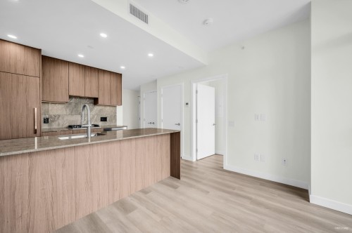 1608-626 Claremont Street, Coquitlam, BC 