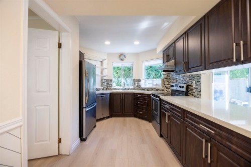 9506 Thomas Drive, Richmond, BC 