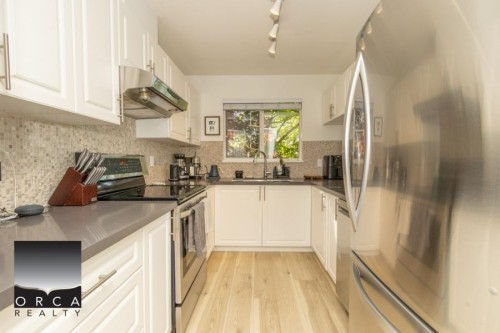 201-111 5Th Street W, North Vancouver, BC 