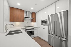 7769 Park Crescent  Burnaby, BC V3N 0J7