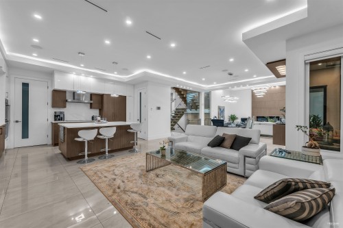 929 Canyon Boulevard, North Vancouver, BC 