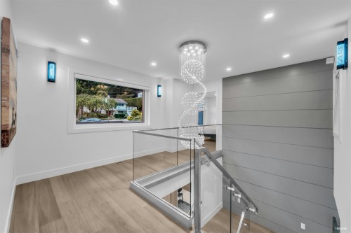 929 Canyon Boulevard, North Vancouver, BC 