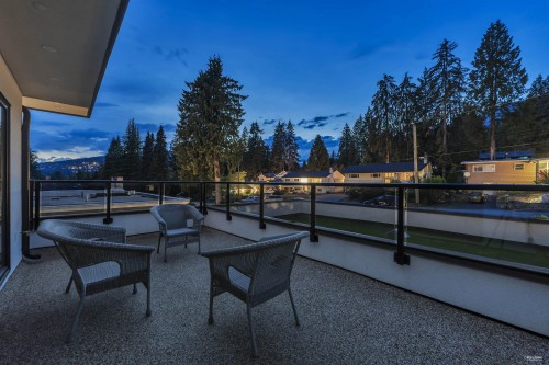 929 Canyon Boulevard, North Vancouver, BC 