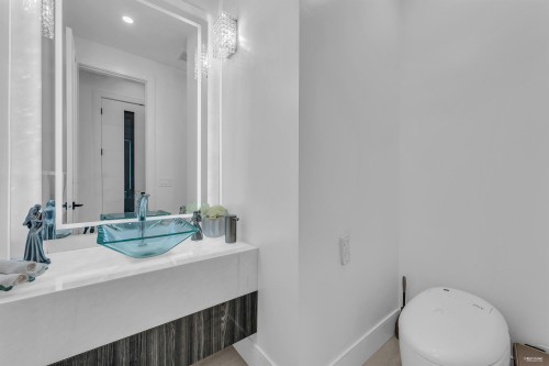 929 Canyon Boulevard, North Vancouver, BC 