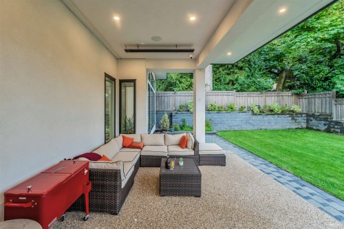 929 Canyon Boulevard, North Vancouver, BC 