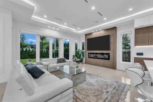 929 Canyon Boulevard, North Vancouver, BC 