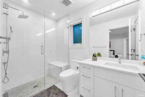 929 Canyon Boulevard, North Vancouver, BC 